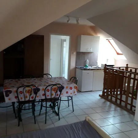 Béke Apartman2 Appartamento *